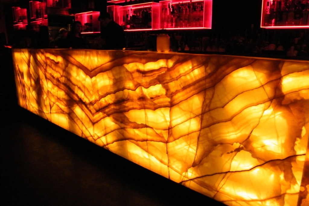 Lotus onyx bar